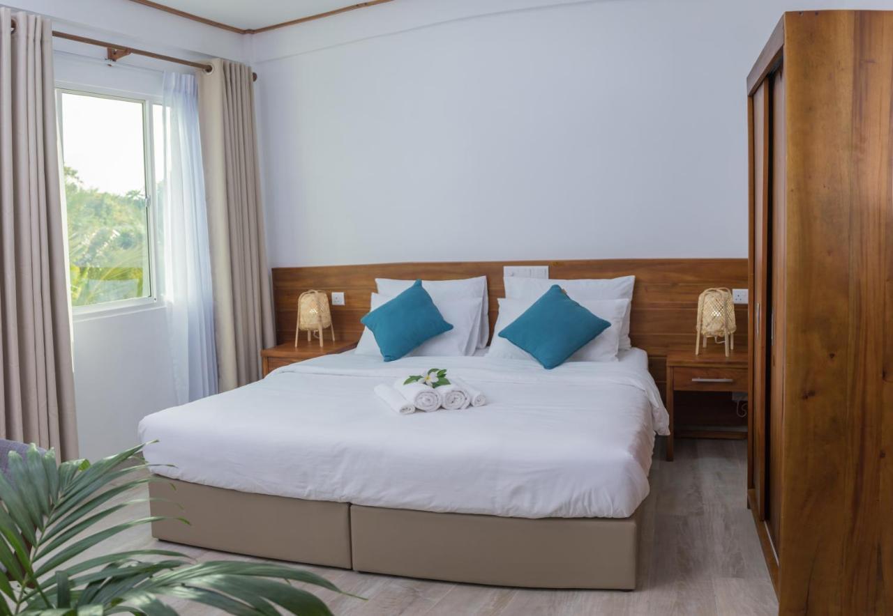 Nihaali Maldives Hotel Kudarikilu Екстериор снимка
