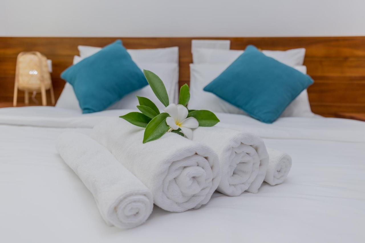 Nihaali Maldives Hotel Kudarikilu Екстериор снимка