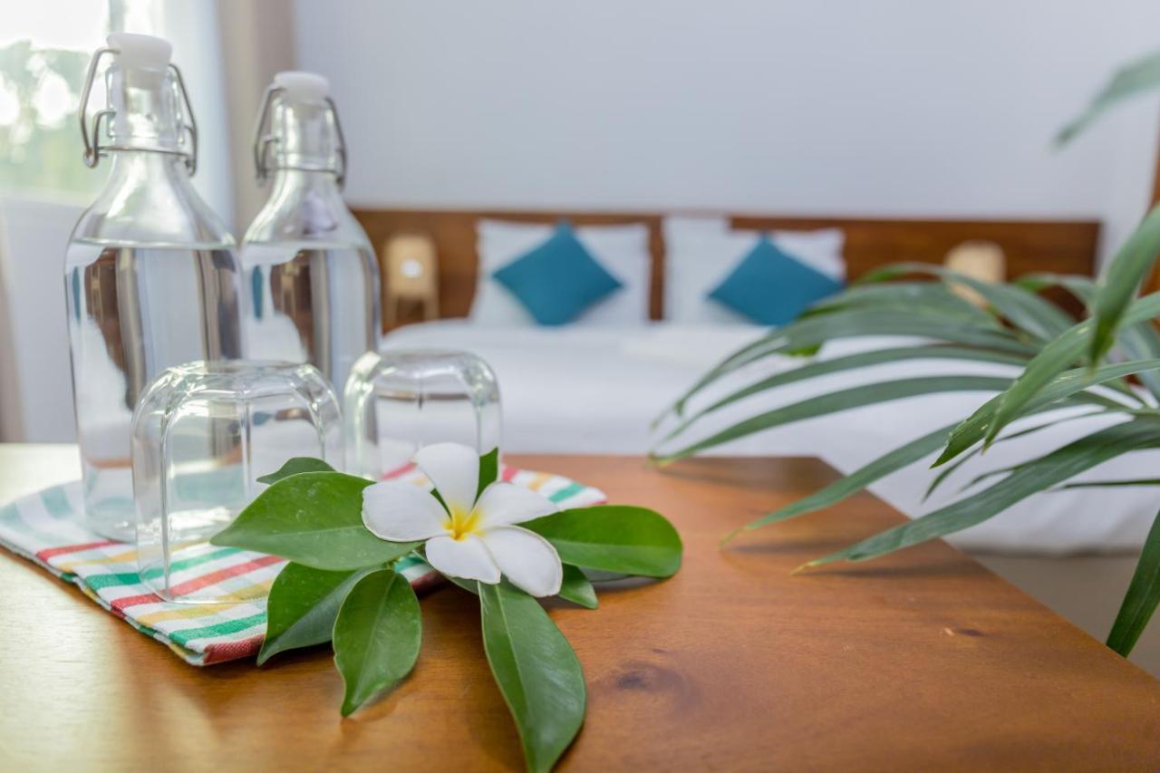 Nihaali Maldives Hotel Kudarikilu Екстериор снимка
