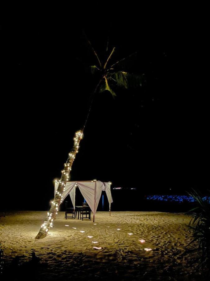 Nihaali Maldives Hotel Kudarikilu Екстериор снимка