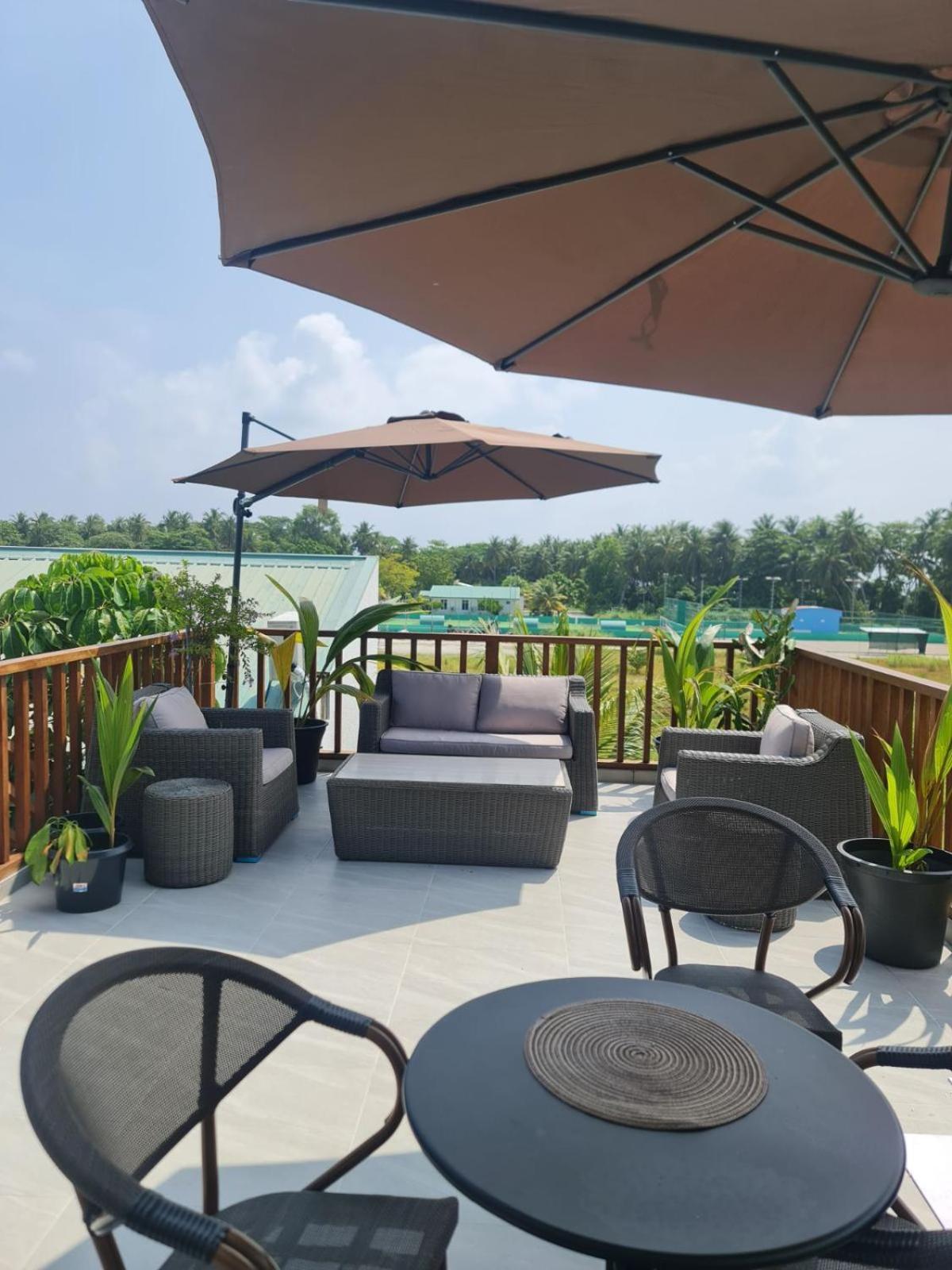 Nihaali Maldives Hotel Kudarikilu Екстериор снимка